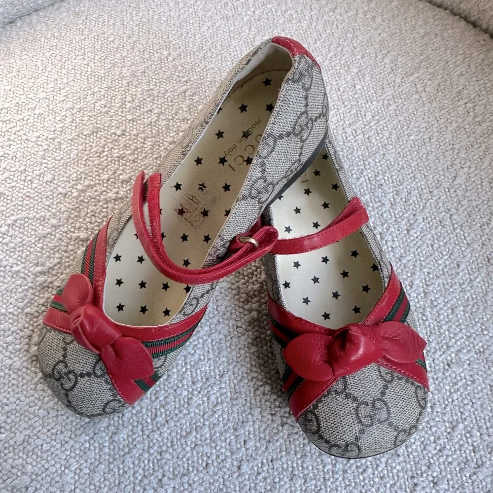 GUCCI ballet shoes with red bow size 31